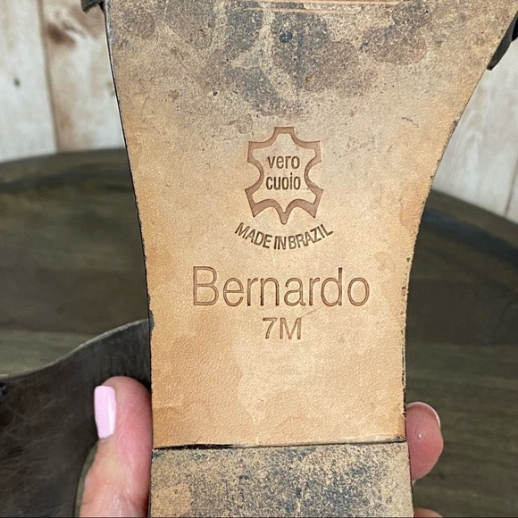 Bernardo Tooled Vachetta Leather Cork Platform Wedge Sandal Size 7 Women - Picture 13 of 13